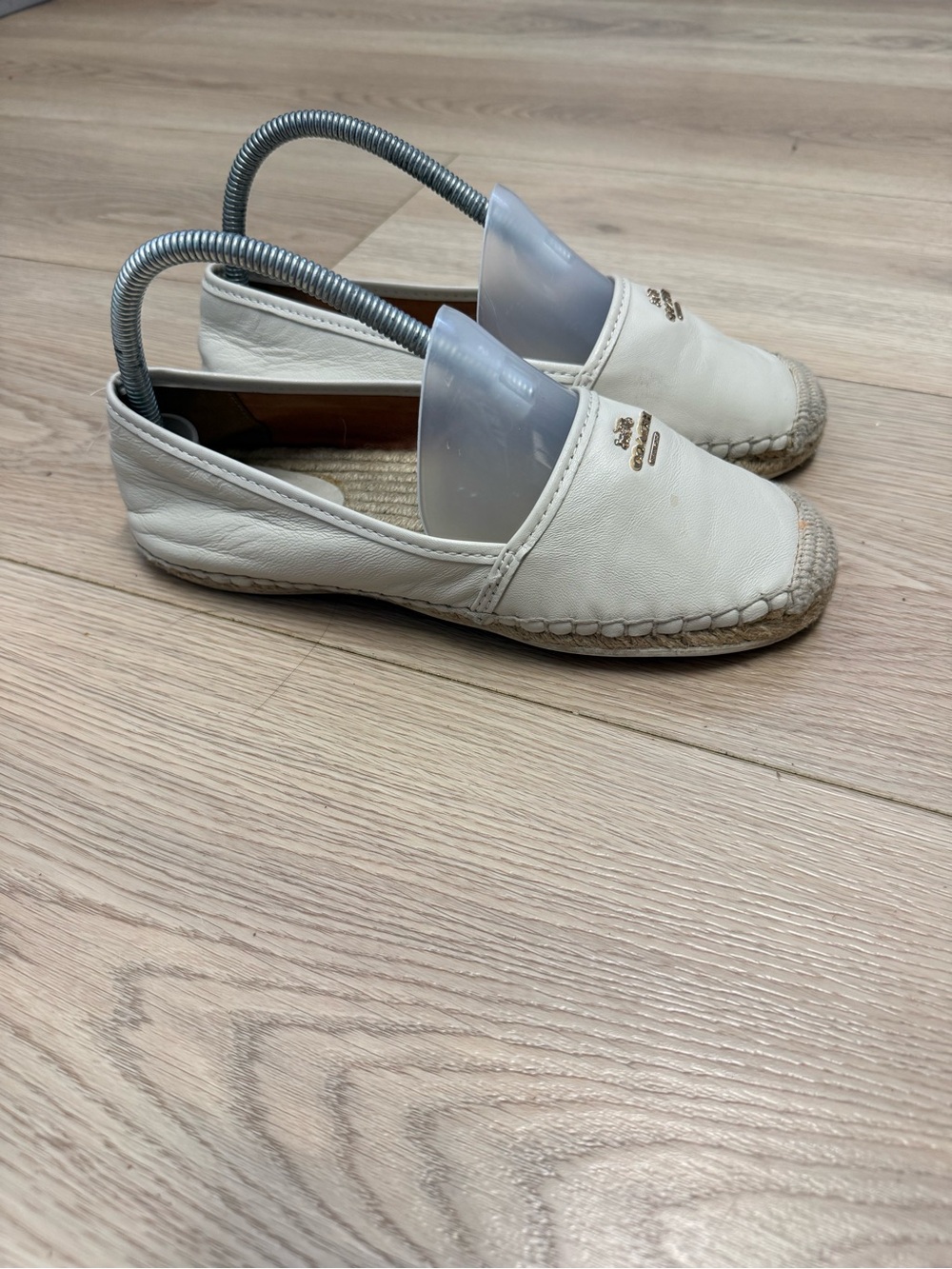 Coach Leather Off White Espadrilles
Slip or Slide On Flats Size 7.5B